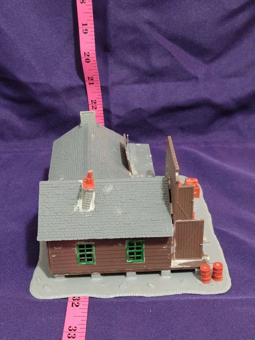 HO SCALE - TYCO - SPEEDY ANDREWS REPAIR SHOP BUILDING - MADE BY POLA IN GERMANY